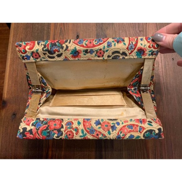 Vintage 1950’s floral clutch, spring closure, tapestry inspired - Picture 7 of 7